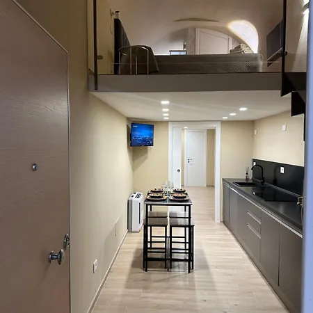 Beata Elia Loft Бари