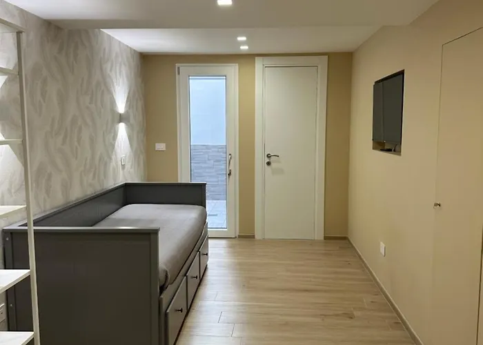 Beata Elia Loft バーリ